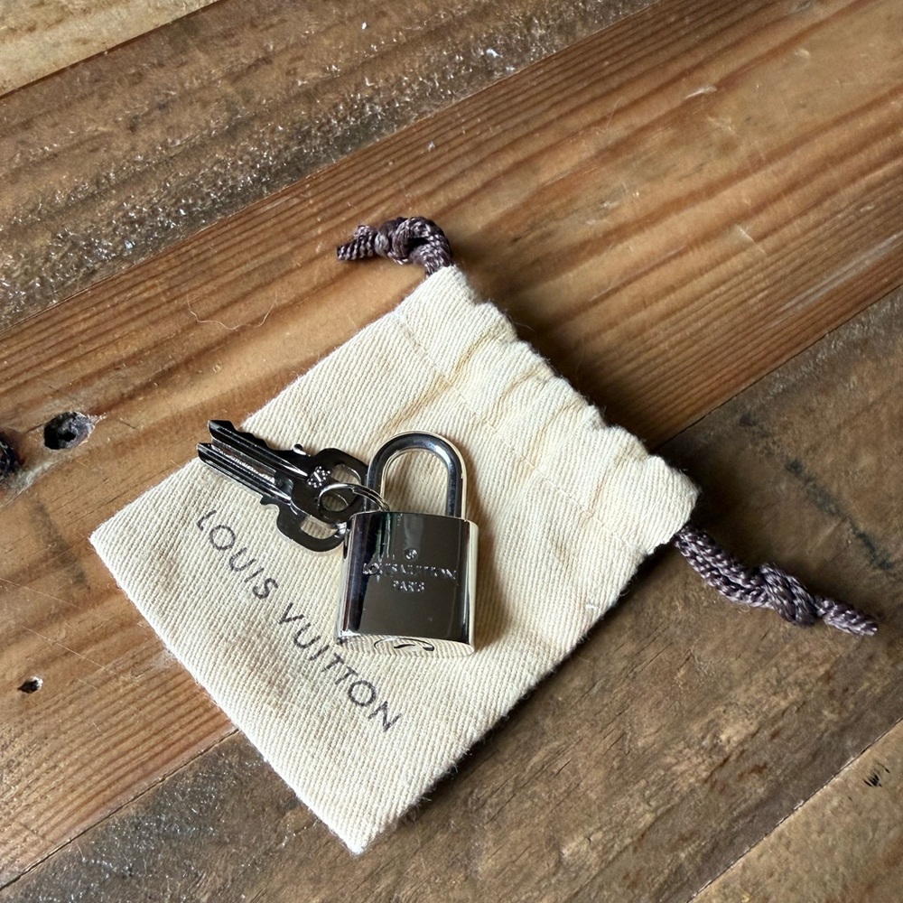 Louis Vuitton Silver Keys and Padlock | Polished Silver Lock and Key Set - Picture 10 of 17